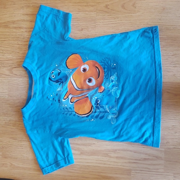 6 short sleeves Boy's T-shirts Size 5T - Picture 3 of 6